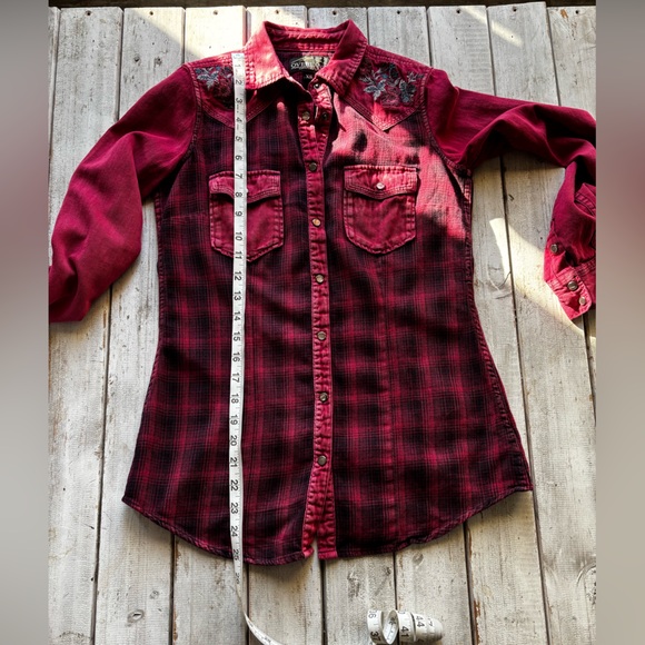 Overland | Plaid Snap Button Top w/ Floral Embroidery | Red | XS - Picture 3 of 12